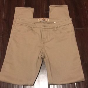 NWOT Hollister khakis size 7!